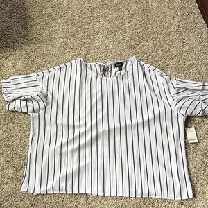 a.n.a Black and White Boxy Pleated Blouse
